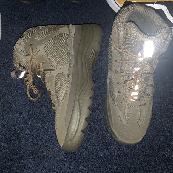 Yeezy season 7 boot wakame size 10 - Picture 4 of 4